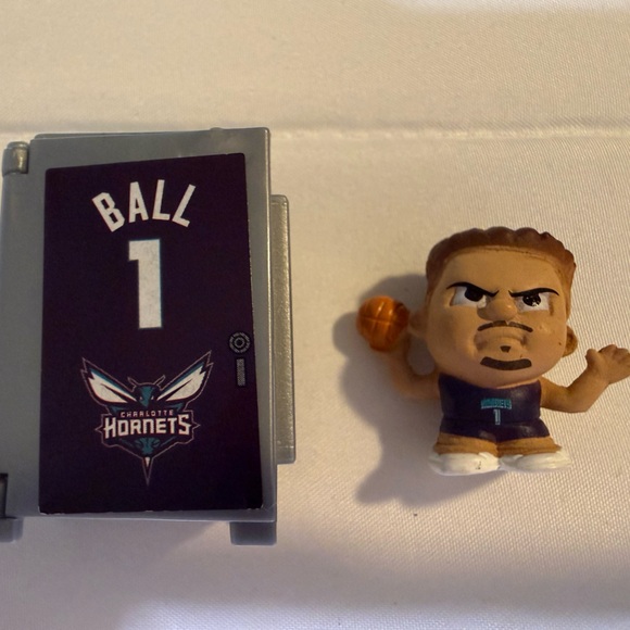 NBA Other - NBA Ball 1 Charlotte Hornets Teenymate Lockers